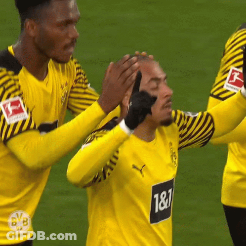 Soccer Player In Yellow And Black Jersey Number 181 GIF