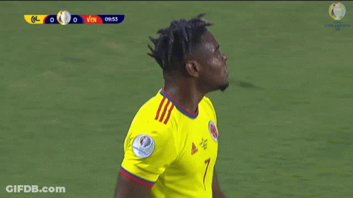 Soccer Player In Yellow Jersey Number 7 GIF