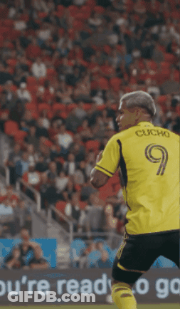 Soccer Player In Yellow Jersey Number 9 GIF
