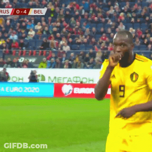 Soccer Player In Yellow Jersey Number 9 GIF