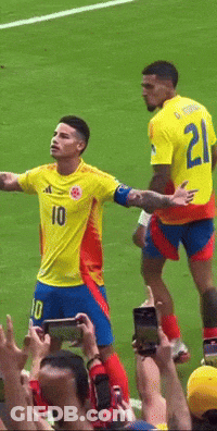 Soccer Player In Yellow Shirt Number 10 GIF