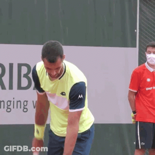 Soccer Player Kicking Ball C'est Le Pire But Contre Son Camp GIF