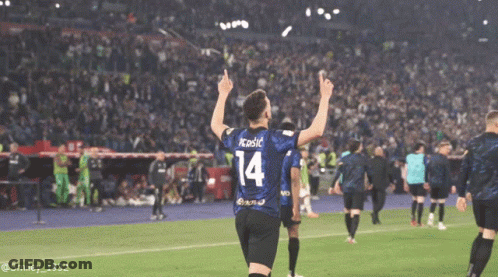 Soccer Player Thumbs Up Sinter Shirt GIF