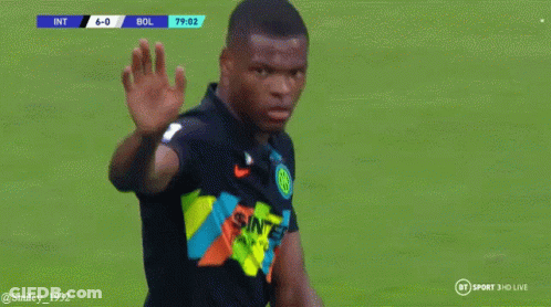 Soccer Player Wearing Sinter Shirt GIF