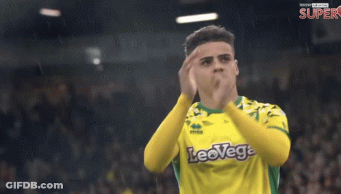 Soccer Player Yellow Jersey Leo Vegas GIF