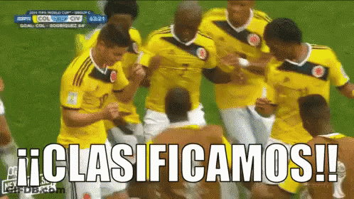 Soccer Players On Field Clasificamos GIF