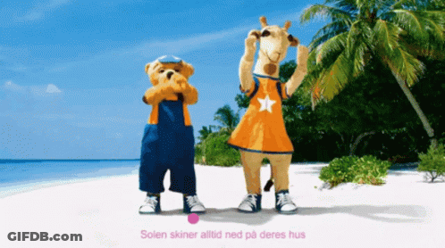 Stuffed Animals On Beach With Solen Skinner Alltid Ned On Deres Hus GIF