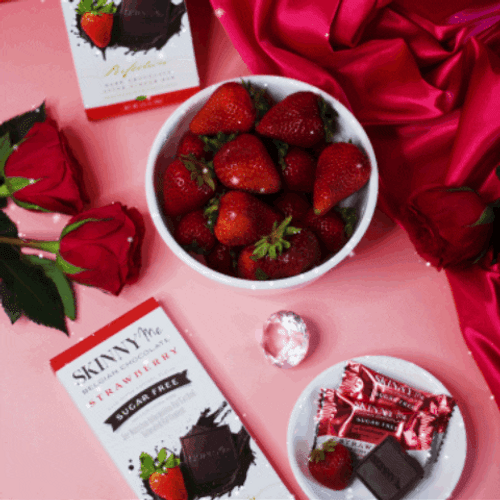 Sweet Strawberry Chocolate And Rosas GIF