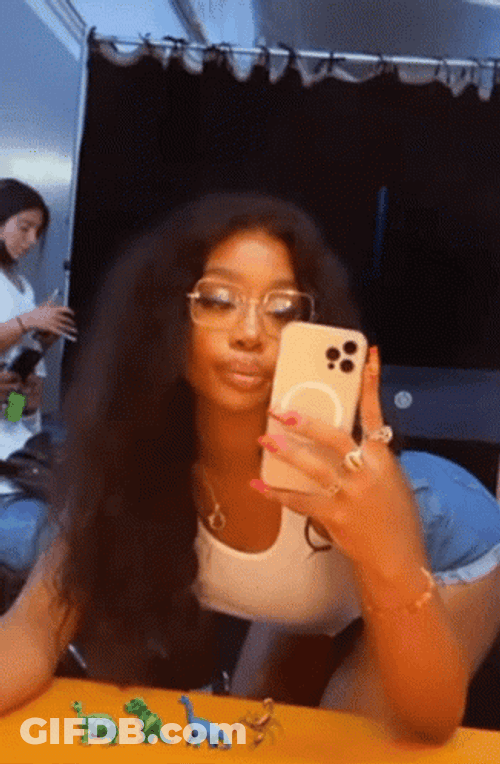 Sza Wearing Eyeglasses Selfie GIF