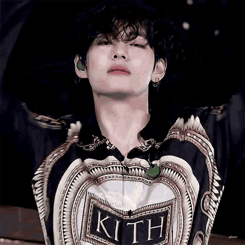 Taehyung Sexy Dance GIF