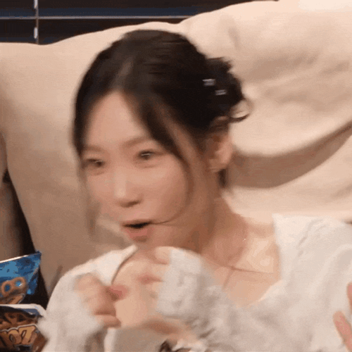 Taeyeon Girls Generation GIF