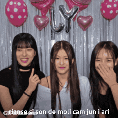 Three Girls Posing With Balloons Rianse Si Son De Moli Cam Jun I Ari GIF