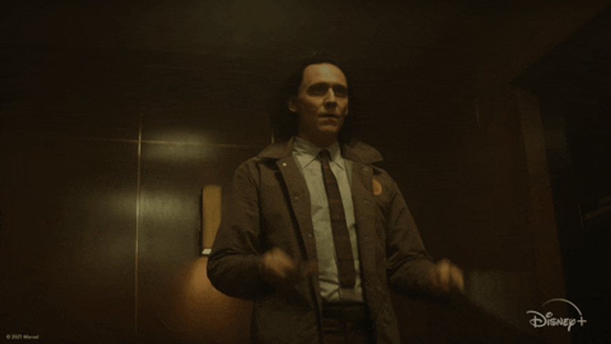 Tom Hiddleston Holding A Knife GIF