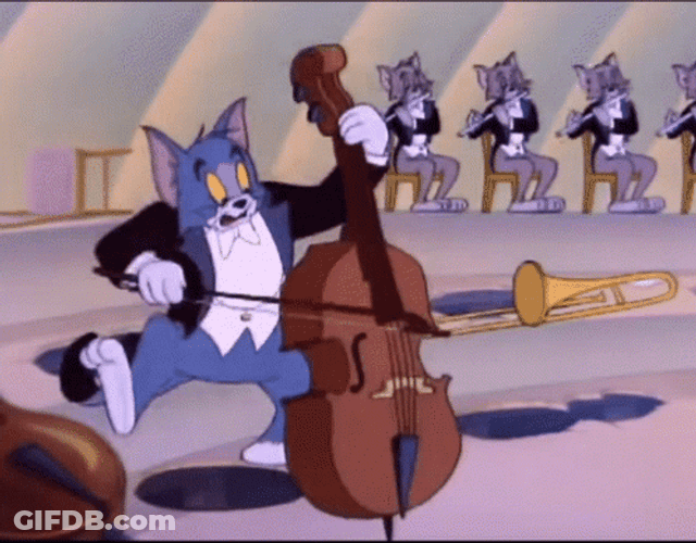 Tom Multitasking Solo Concert GIF