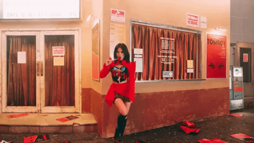Tomboy Gidle Soyeon Heart Lollipop GIF