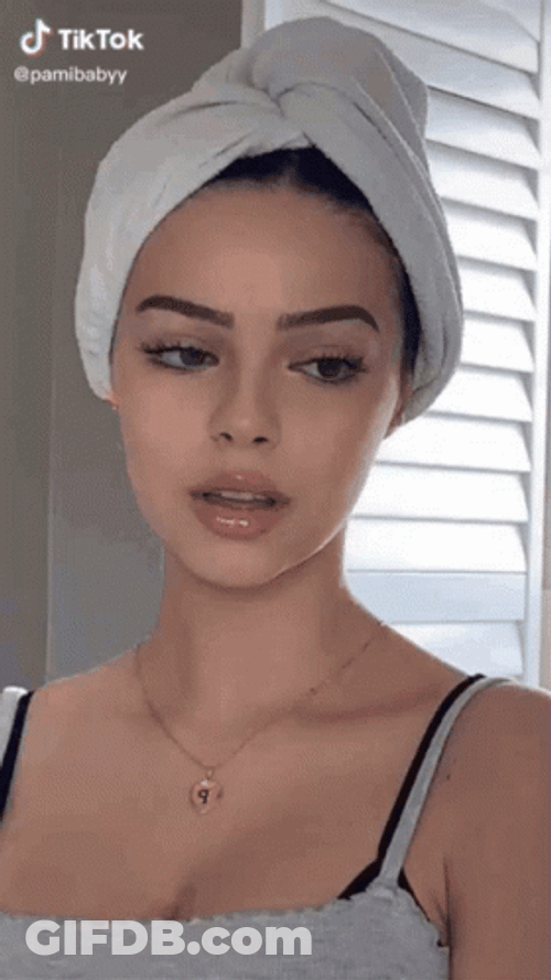 Transition Modeling Girl GIF
