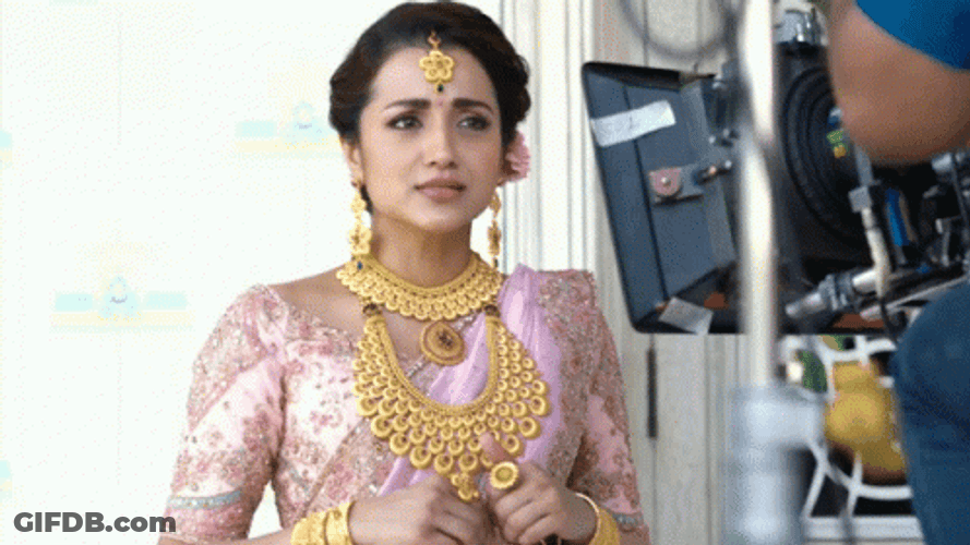 Trisha Krishnan Wearing Gold Jewelries GIF