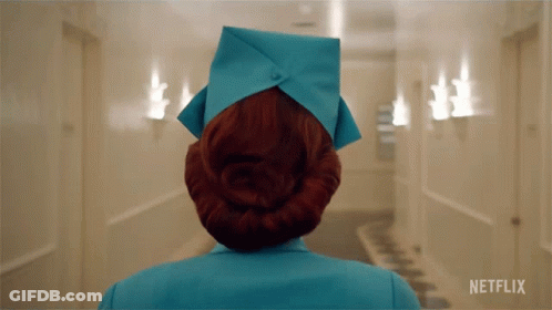 Turn Around Sarah Paulson GIF