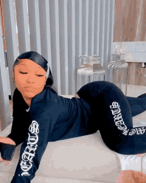 Twerk Dance Sofa Kyle Sister GIF
