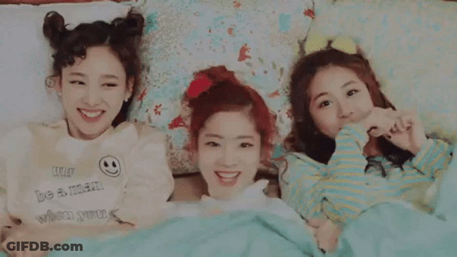 Twice Members Chaeyoung With Dahyun And Nayeon GIF