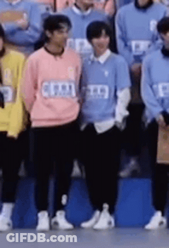 ต้วนซิงซิง หลิวกวนโย่ว GIF