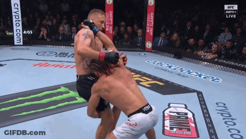 Two Men Fighting Boxing Ring Moicano GIF