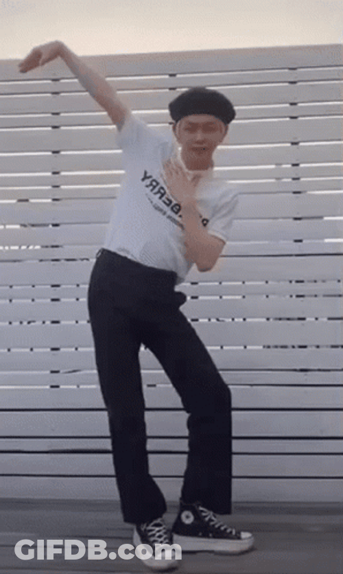 TXT Yeonjun Happy Dance Moves GIF