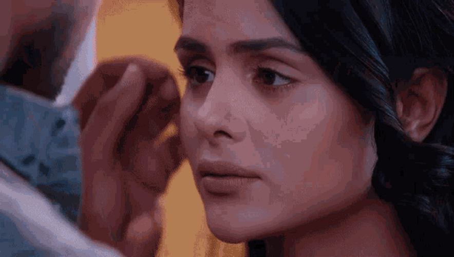 Udaariyaan Priyanka And Ankit Forehead Kiss GIF