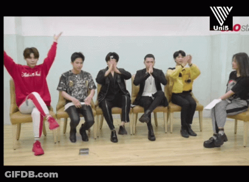 Uni5 Cười GIF