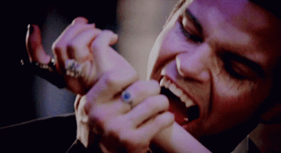 Vampire Elijah Mikaelson GIF