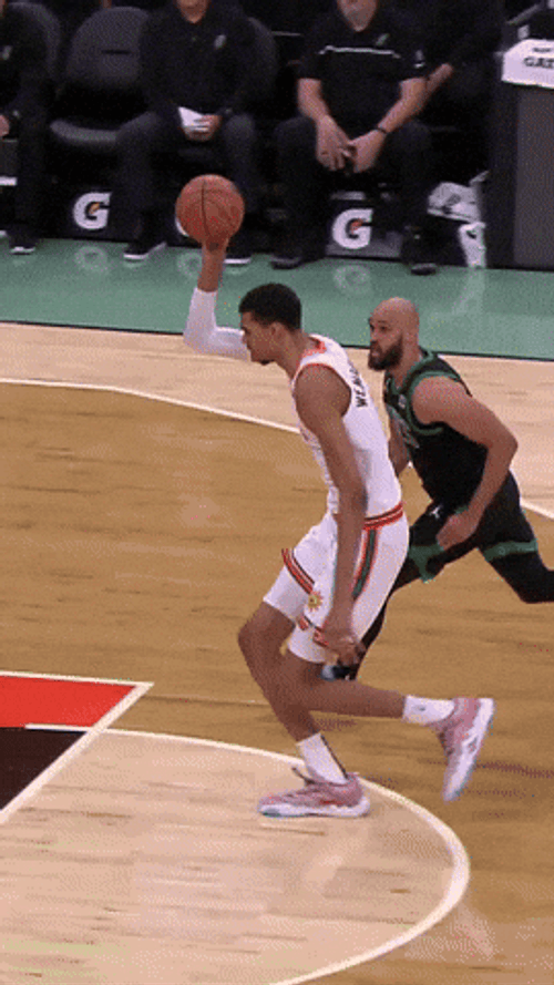 Victor Wembanyama Effortless Layup GIF