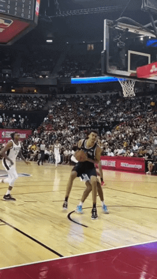 Victor Wembanyama Quick One Hand Dunk GIF