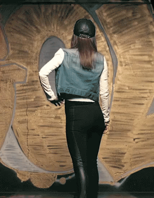 Victoria Justice Pose Nod GIF