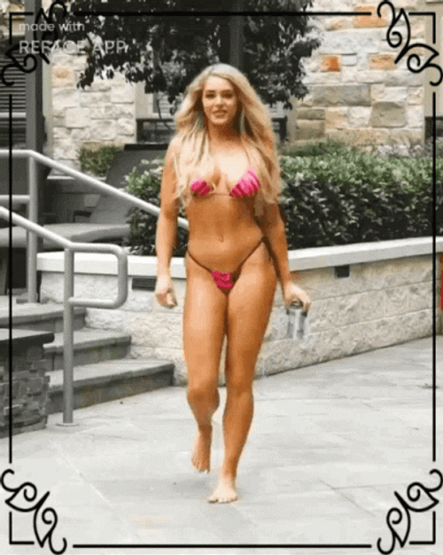 Voluptous Sexy Model Bikini GIF