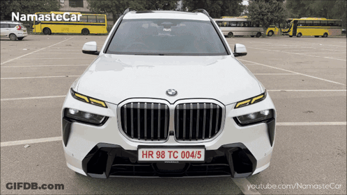 White Car With License Plate HR 98 TC 004 / 5 GIF