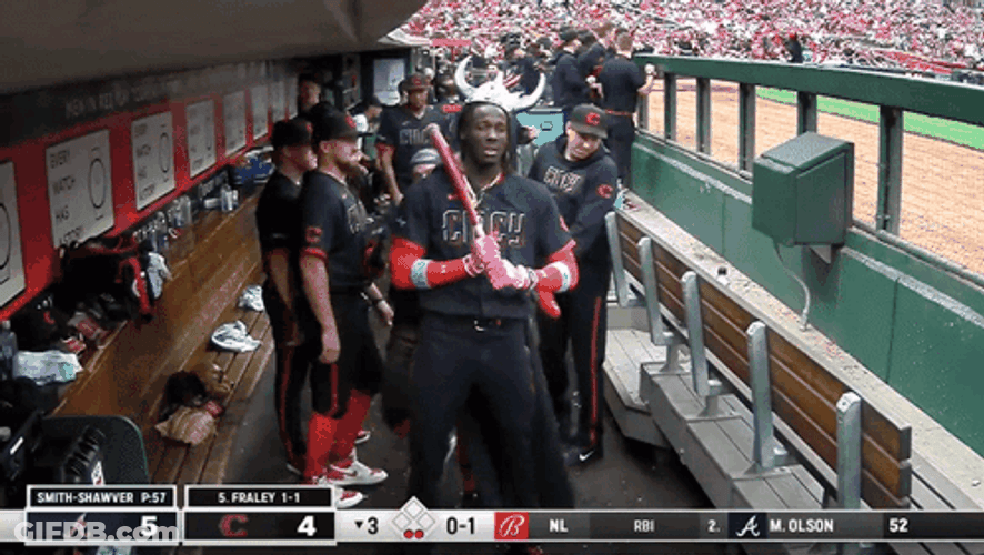 Wining Strike Elly De La Cruz GIF