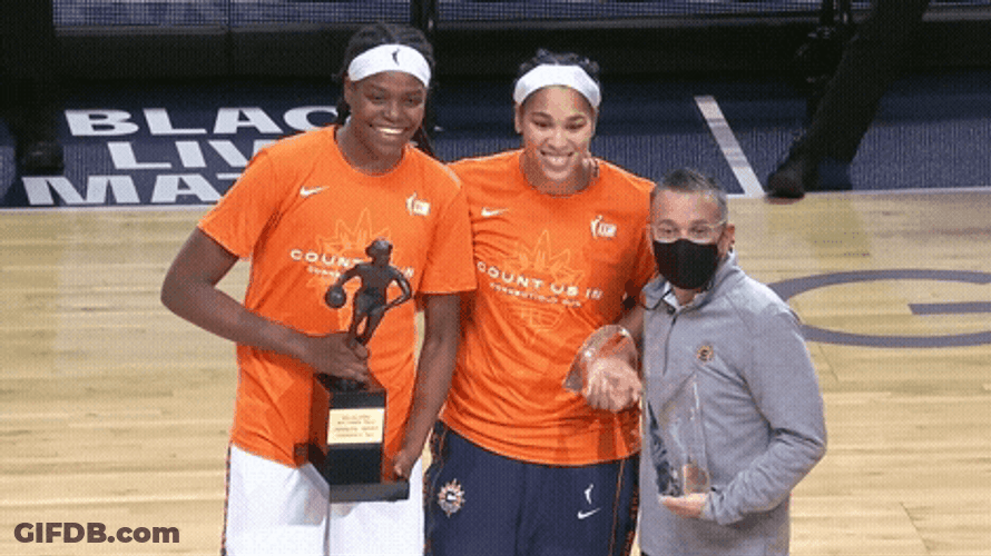 Wnba Jonquel Jones Taking Picture GIF