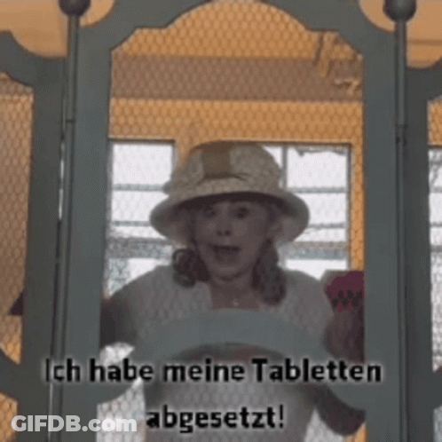 Woman In Hat Says Ich Habe Meine Tabletten Abgesetzt GIF