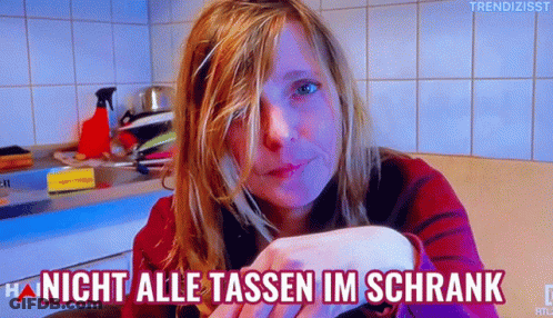 Woman In Kitchen Nicht Alle Tassen Im Schrank GIF