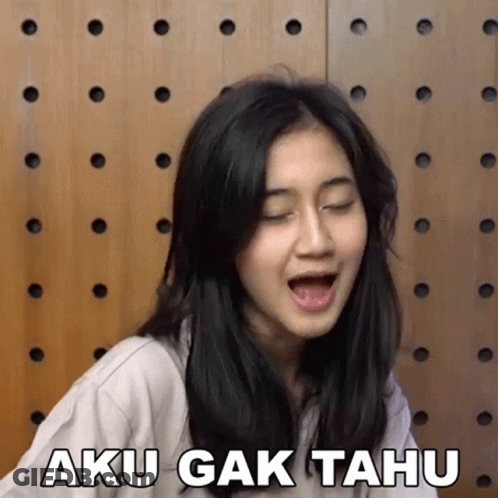 Woman Making Funny Face Saying Aku Gak Tahu GIF