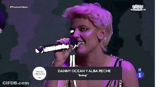 Woman Singing Into Microphone Danny Ocean Y Alba Reche GIF