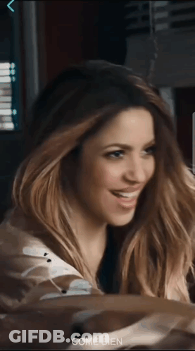 Woman Smiling With Come Bien GIF