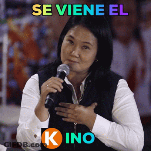 Woman Speaking Into Microphone Se Viene El Kino GIF