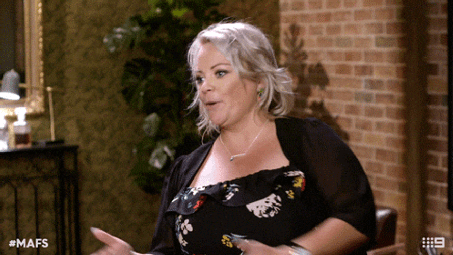 Woman Swerve Her Body Left To Right GIF