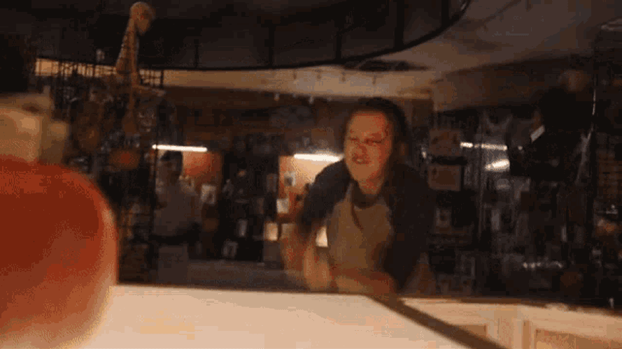 Ye6uns The GIF