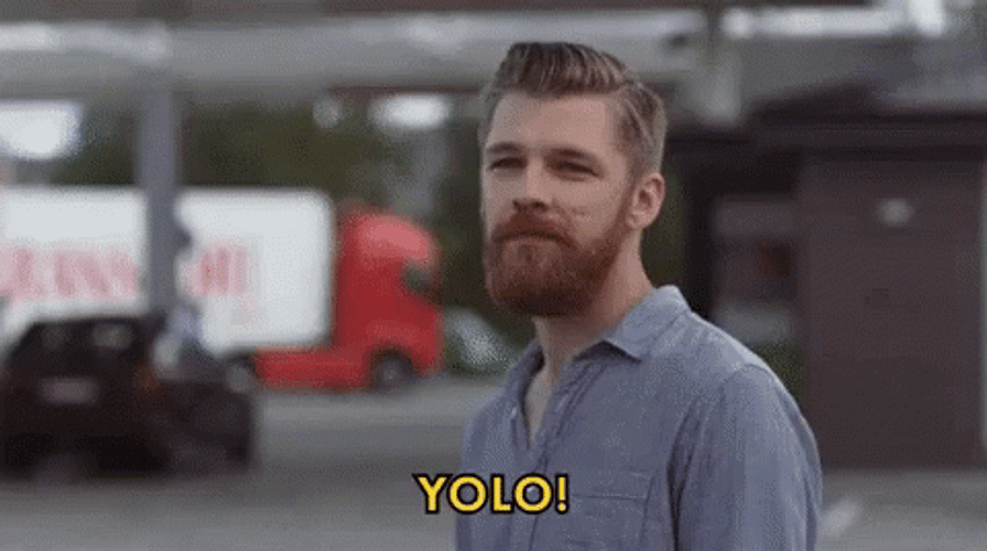 Yolo Blakus Filma Drunk GIF