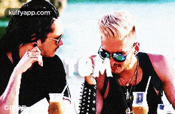 Young Man With Smiley Face Soy Solo De Kat GIF