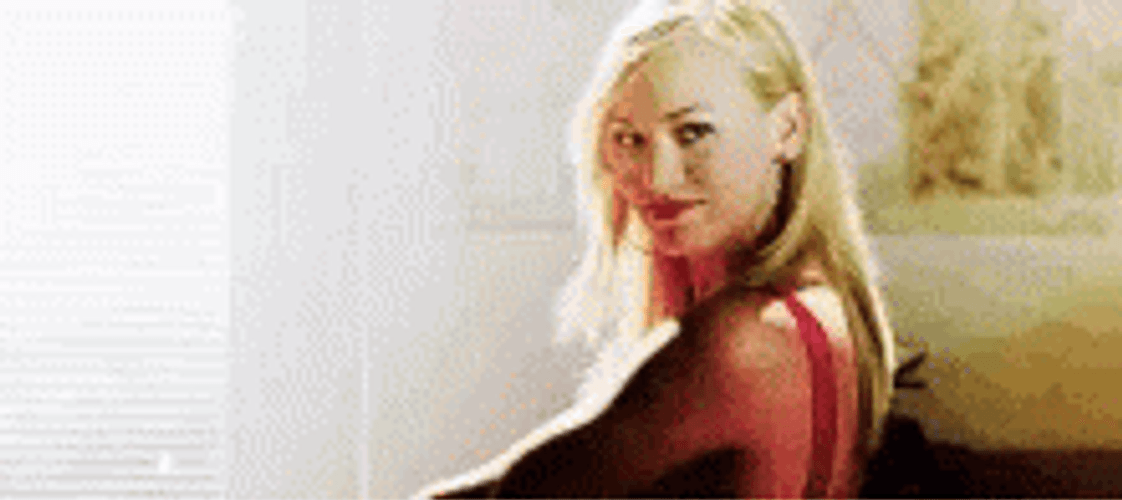 Yvonne Strahovski Agent Sarah Walker Wink GIF
