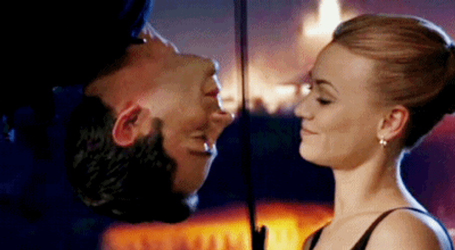 Yvonne Strahovski Chuck Agent Couple Kiss GIF