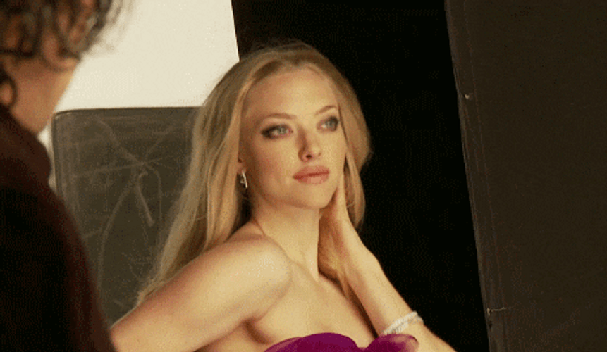 Amanda Seyfried GIFs